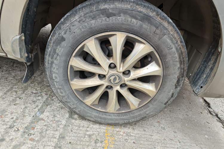 Used FORTHING Lingzhi 2018 M5L 1.6L 7-Seater Luxury Model Right Front Wheel Hub