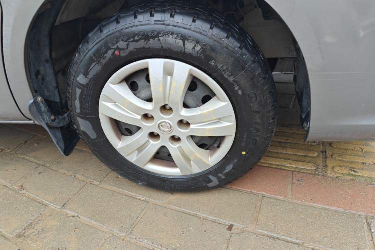 Used FORTHING Lingzhi 2018 M3L 1.6L 7-Seater Comfort Model Right Front Wheel Hub