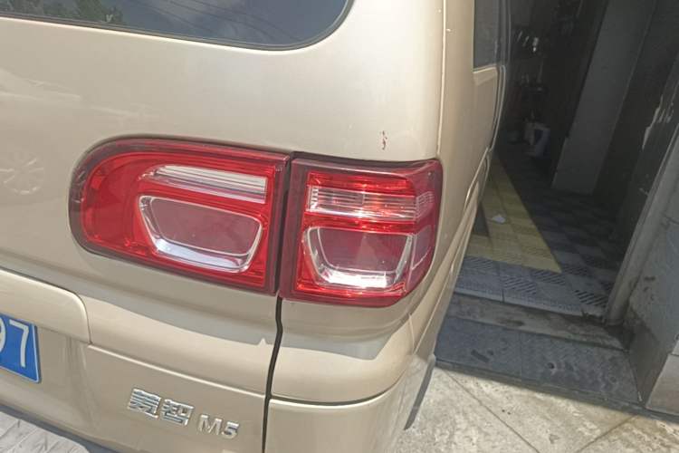 Used FORTHING Lingzhi 2018 M5L 1.6L 7-Seater Comfort Model Right Rear Taillight