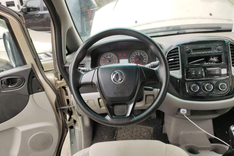 Used FORTHING Lingzhi 2018 M3 1.6L 7-Seater Comfort Model Steering Wheel