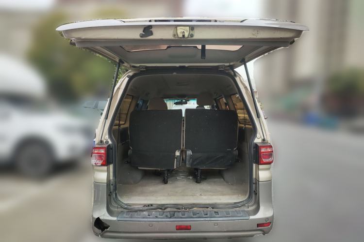 Used FORTHING Lingzhi 2018 M3 1.6L 7-Seater Comfort Model Trunk