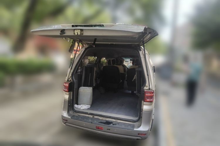 Used FORTHING Lingzhi 2018 M3L 1.6L 7-Seater Comfort Model Trunk