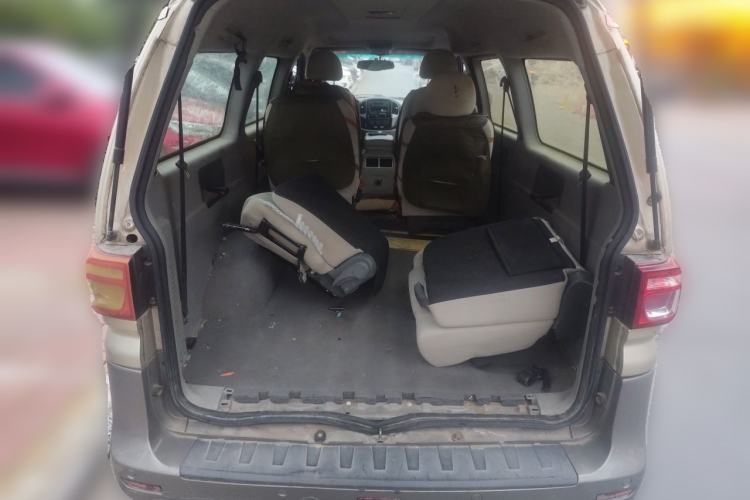 Used FORTHING Lingzhi 2018 M3L 1.6L 7-Seater Comfort Model Trunk