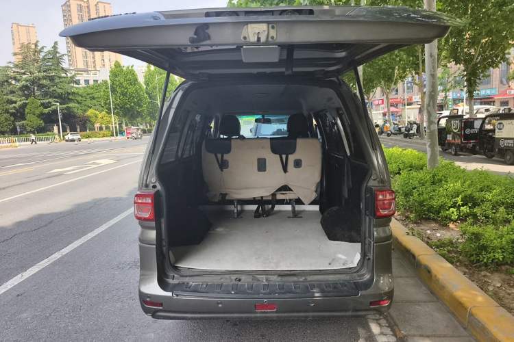 Used FORTHING Lingzhi 2018 M3 1.5L 5-Seat Base Model Trunk