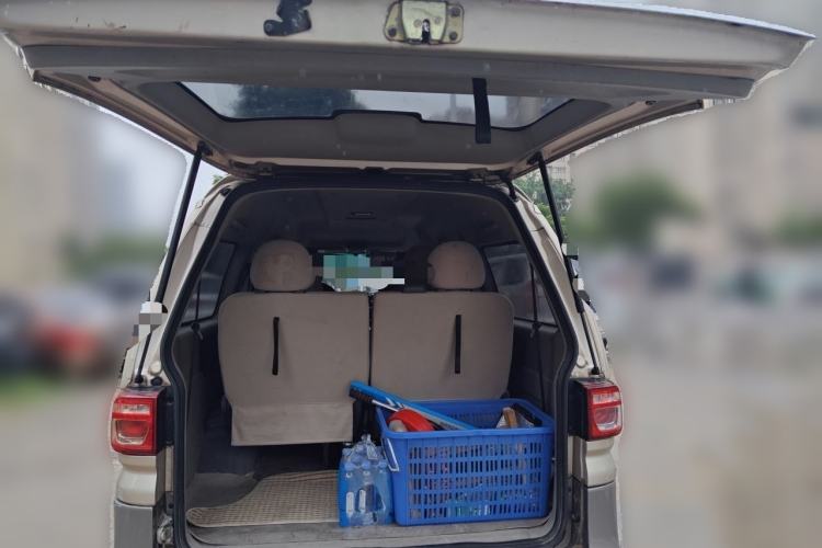 Used FORTHING Lingzhi 2018 M3L 1.6L 7-Seater Comfort Model Trunk