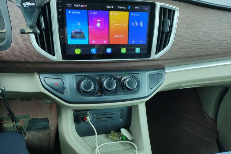 Used FORTHING Lingzhi 2019 Facelifted M5L 1.6L 9-Seater Base Model China VI Standard Audio And AC Panel