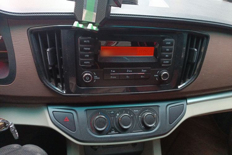 Used FORTHING Lingzhi 2019 M5L 1.6L 7-Seater Exclusive Model China VI Standard Audio And AC Panel