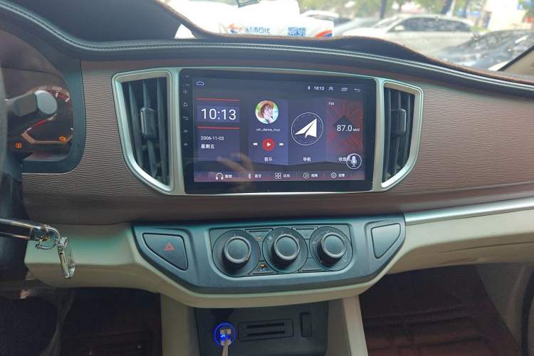 Used FORTHING Lingzhi 2019 M5L 1.6L 7-Seater Standard Model China VI Audio And AC Panel