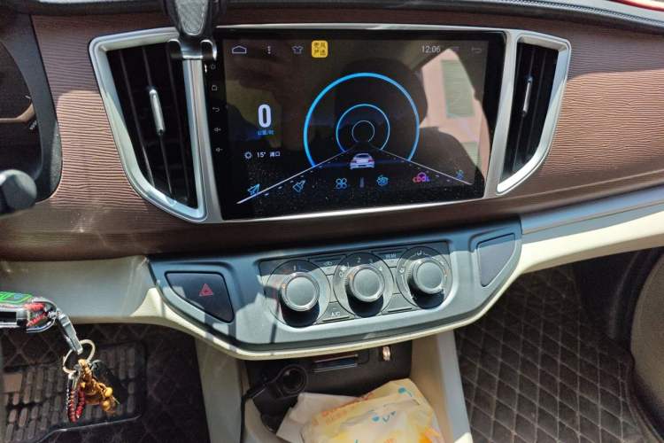 Used FORTHING Lingzhi 2019 Facelifted M5L 1.6L 7-Seater Base Model China VI Standard Audio And AC Panel