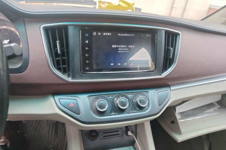 Used FORTHING Lingzhi 2019 M5L 1.6L 7-Seater Luxury Model China VI Standard Audio And AC Panel