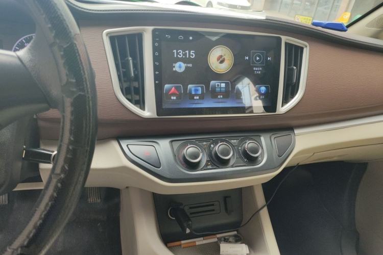 Used FORTHING Lingzhi 2019 M5L 1.6L 7-Seater Base Model China VI Standard Audio And AC Panel