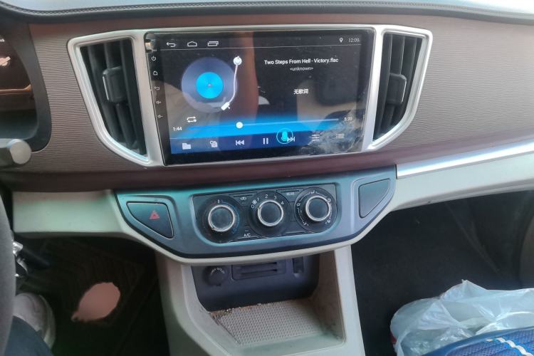 Used FORTHING Lingzhi 2019 M5 1.6L 7-Seater Exclusive Model China VI Standard Audio And AC Panel