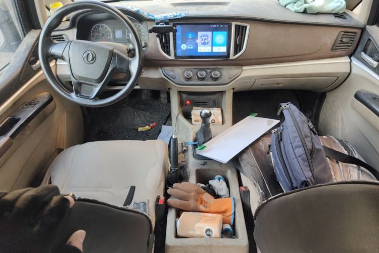 Used FORTHING Lingzhi 2019 M5L 1.6L 7-Seater Base Model China VI Standard Center Console