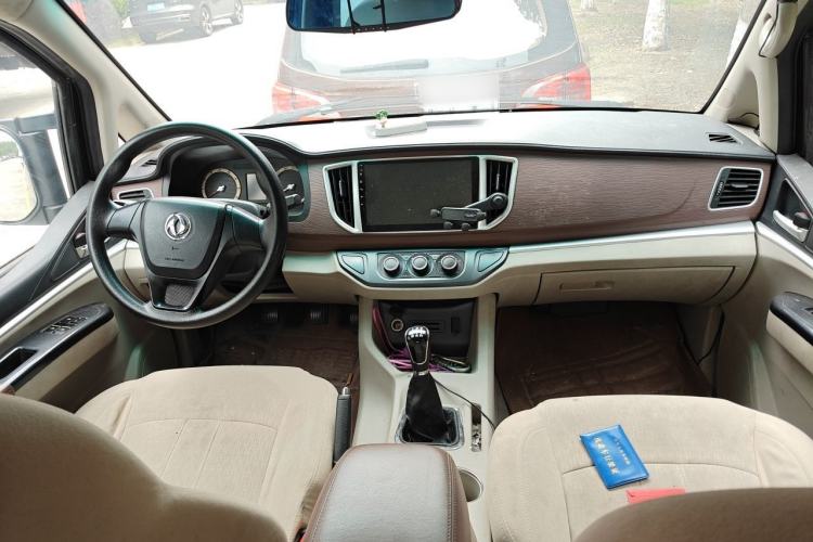 Used FORTHING Lingzhi 2019 M5L 1.6L 7-Seater Standard Model China VI Center Console