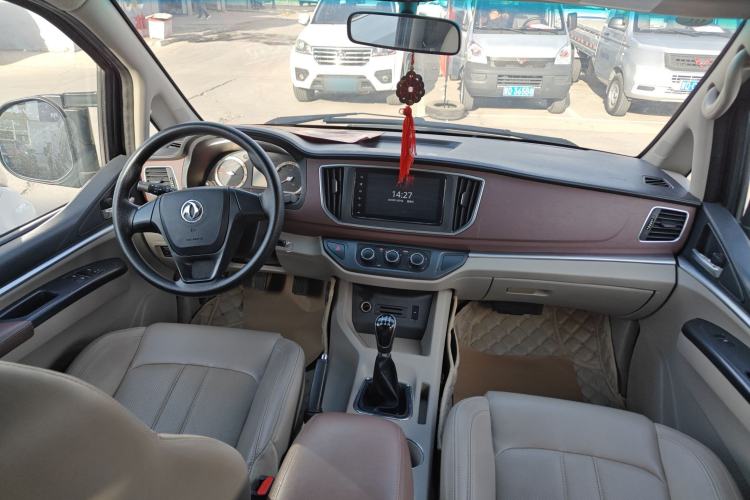 Used FORTHING Lingzhi 2019 M5L 1.6L 7-Seater Luxury Model China VI Standard Center Console