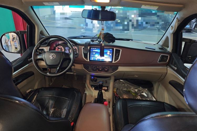 Used FORTHING Lingzhi 2019 M5L 1.6L 7-Seater Base Model China VI Standard Center Console