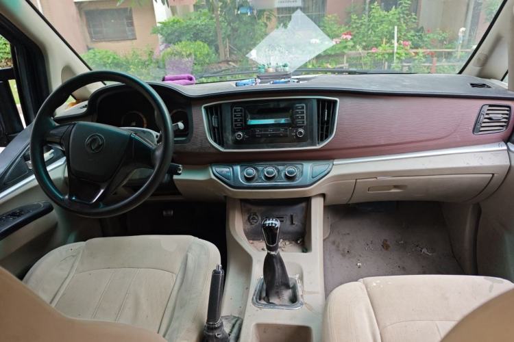 Used FORTHING Lingzhi 2019 M5L 1.6L 7-Seater Base Model China VI Standard Center Console