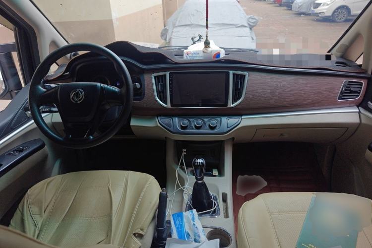 Used FORTHING Lingzhi 2019 M5L 1.6L 7-Seater Standard Model China VI Center Console
