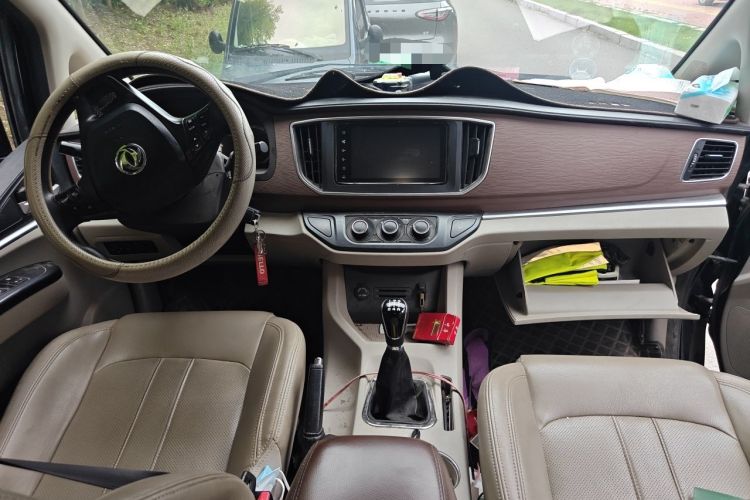 Used FORTHING Lingzhi 2019 M5L 1.6L 7-Seater Luxury Model China VI Standard Center Console