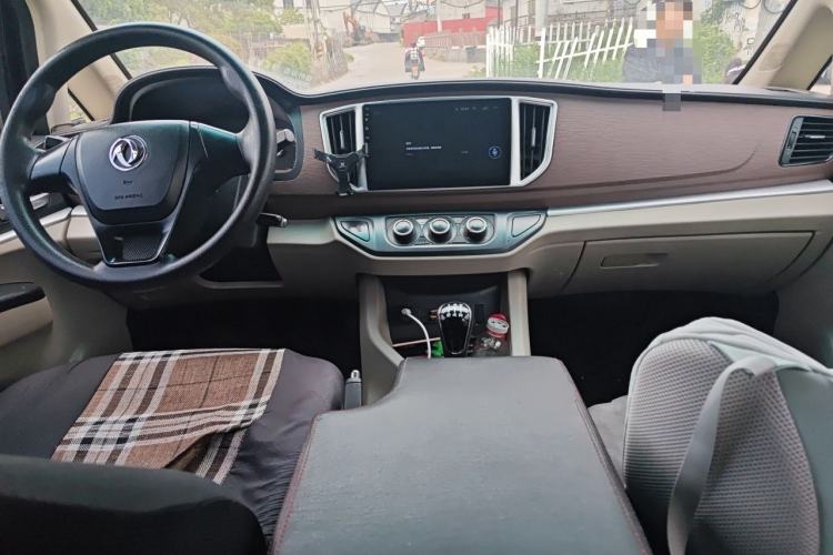 Used FORTHING Lingzhi 2019 M5L 1.6L 7-Seater Exclusive Model China VI Standard Center Console