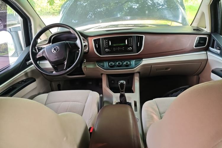 Used FORTHING Lingzhi 2019 M5L 1.6L 7-Seater Comfort Model China VI Standard Center Console
