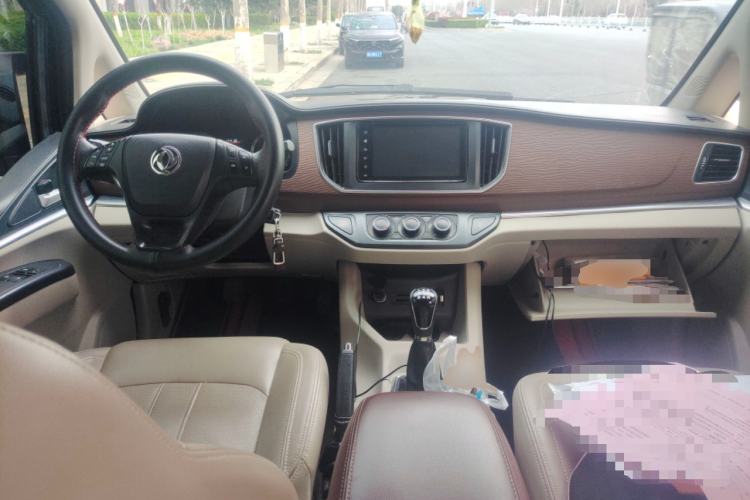 Used FORTHING Lingzhi 2019 M5 1.6L 7-Seater Luxury Model China VI Standard Center Console