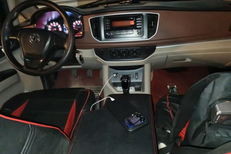Used FORTHING Lingzhi 2019 M5L 1.6L 7-Seater Standard Model China VI Center Console