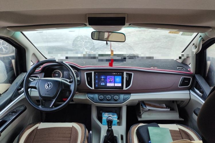 Used FORTHING Lingzhi 2019 M5L 1.6L 7-Seater Comfort Model China VI Standard Center Console