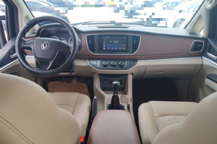 Used FORTHING Lingzhi 2019 M5L 1.6L 7-Seater Luxury Model China VI Standard Center Console