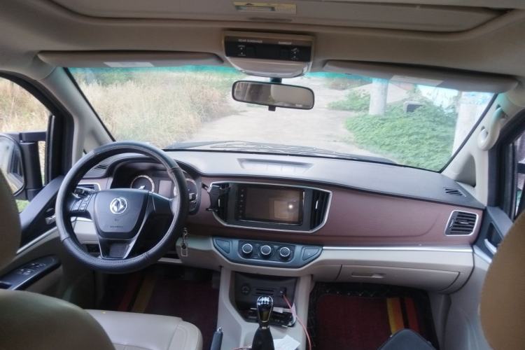 Used FORTHING Lingzhi 2019 M5 1.6L 7-Seater Luxury Model China VI Standard Center Console