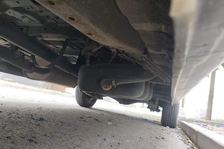 Used FORTHING Lingzhi 2019 V3 1.6L 2-Seat Standard Model China VI Chassis Front Left