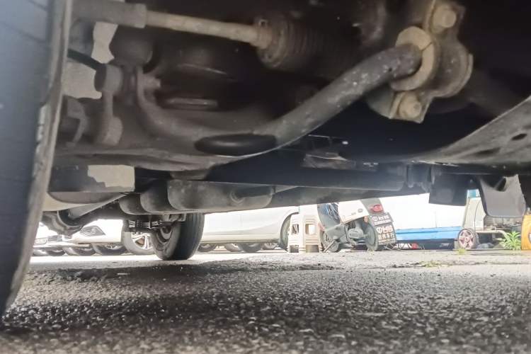 Used FORTHING Lingzhi 2019 M5L 1.6L 7-Seater Base Model China VI Standard Chassis Front Right