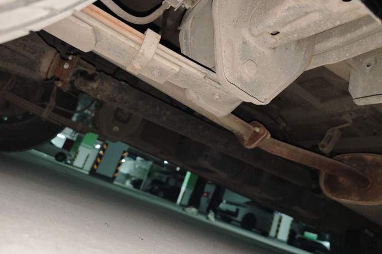 Used FORTHING Lingzhi 2019 M5L 1.6L 7-Seater Standard Model China VI Chassis Rear Right