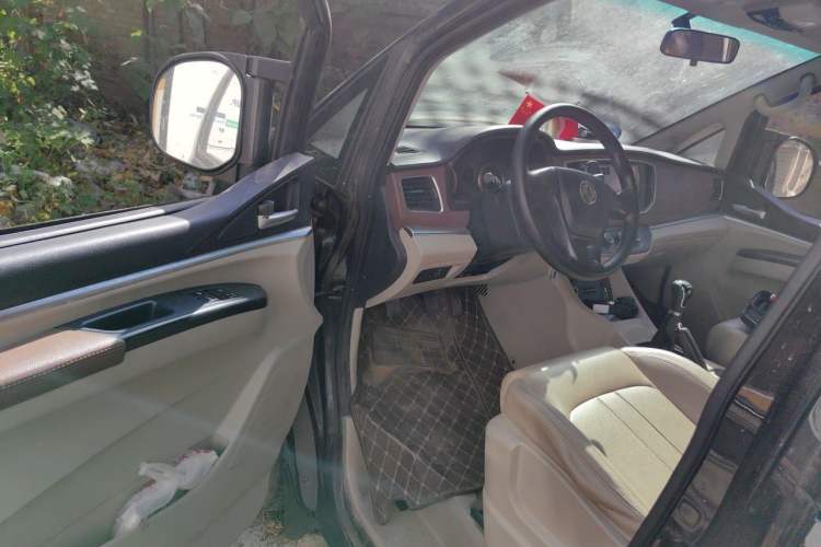 Used FORTHING Lingzhi 2019 M5L 1.6L 7-Seater Luxury Model China VI Standard Driver Seat