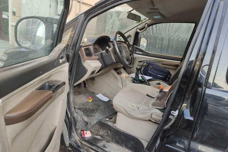 Used FORTHING Lingzhi 2019 M5L 1.6L 7-Seater Base Model China VI Standard Driver Seat