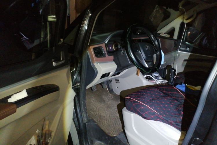 Used FORTHING Lingzhi 2019 M5L 1.6L 7-Seater Base Model China VI Standard Driver Seat