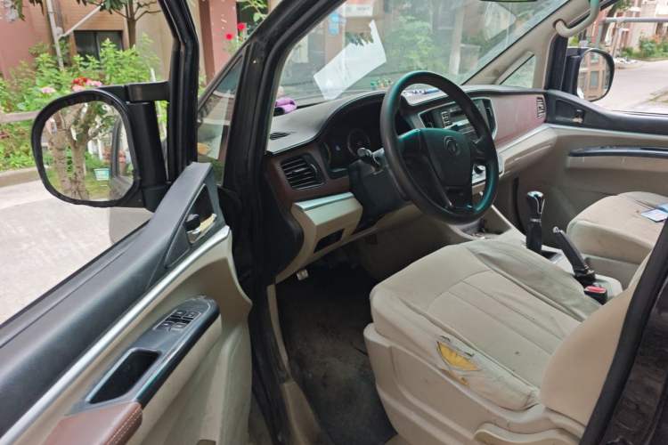 Used FORTHING Lingzhi 2019 M5L 1.6L 7-Seater Base Model China VI Standard Driver Seat