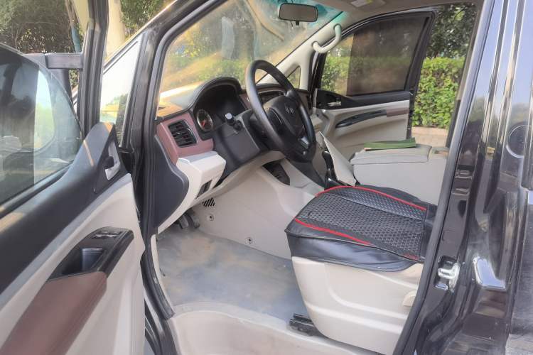 Used FORTHING Lingzhi 2019 M5 1.6L 7-Seater Base Model China VI Driver Seat