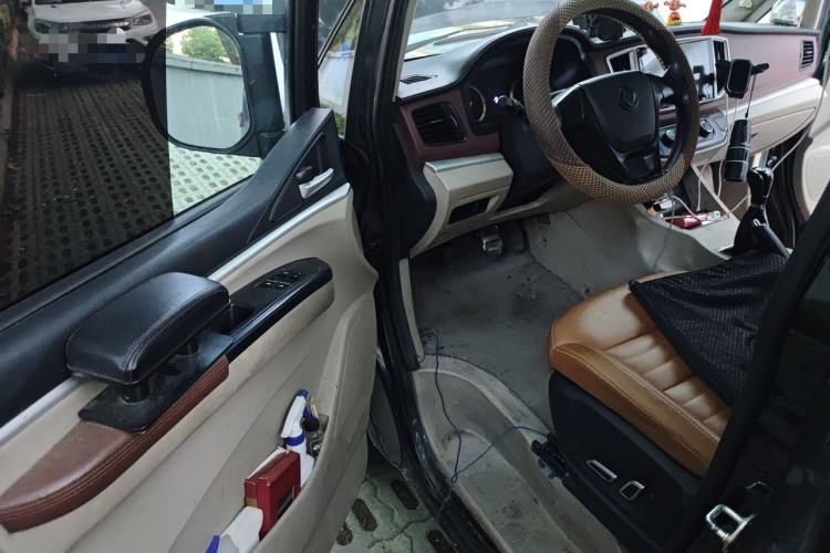 Used FORTHING Lingzhi 2019 Facelifted M5L 1.6L 7-Seater Base Model China VI Standard Driver Seat