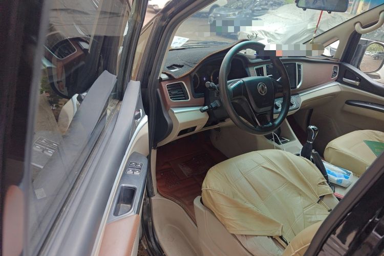 Used FORTHING Lingzhi 2019 M5L 1.6L 7-Seater Standard Model China VI Driver Seat