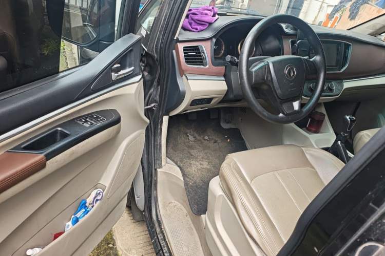 Used FORTHING Lingzhi 2019 M5L 1.6L 7-Seater Luxury Model China VI Standard Driver Seat