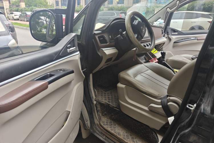 Used FORTHING Lingzhi 2019 M5L 1.6L 7-Seater Luxury Model China VI Standard Driver Seat