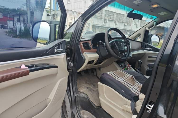 Used FORTHING Lingzhi 2019 M5L 1.6L 7-Seater Exclusive Model China VI Standard Driver Seat