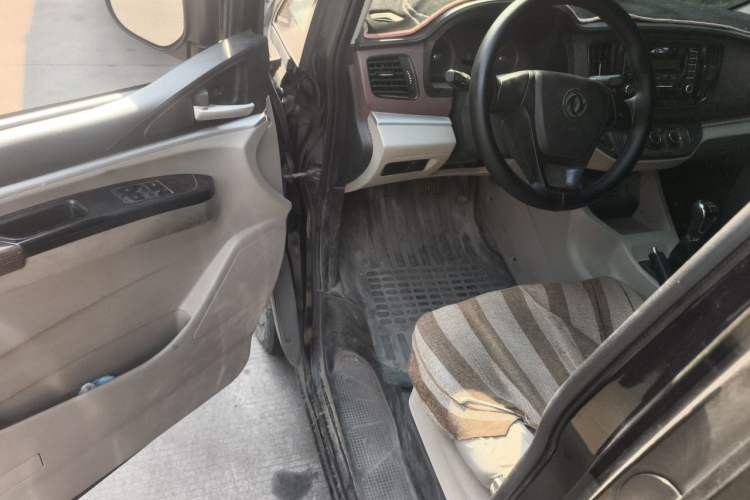 Used FORTHING Lingzhi 2019 M5L 1.6L 7-Seater Exclusive Model China VI Standard Driver Seat