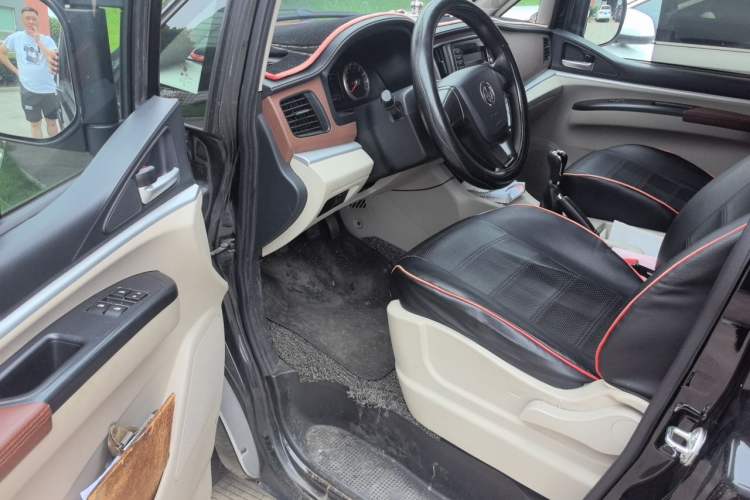 Used FORTHING Lingzhi 2019 Facelifted M5L 1.6L 7-Seater Base Model China VI Standard Driver Seat