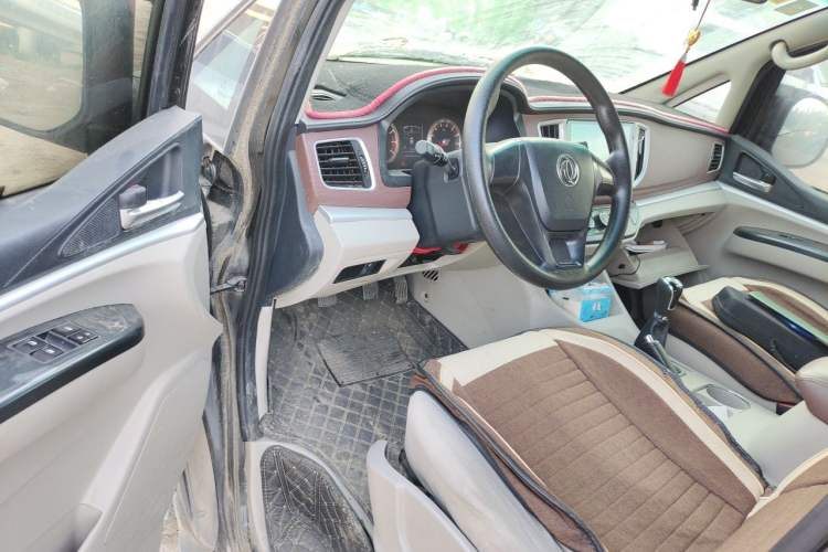 Used FORTHING Lingzhi 2019 M5L 1.6L 7-Seater Comfort Model China VI Standard Driver Seat