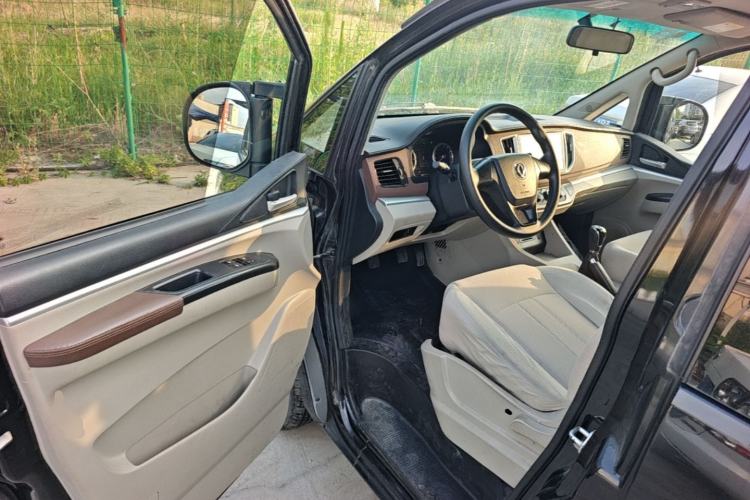 Used FORTHING Lingzhi 2019 Facelifted M5L 1.6L 7-Seater Base Model China VI Standard Driver Seat