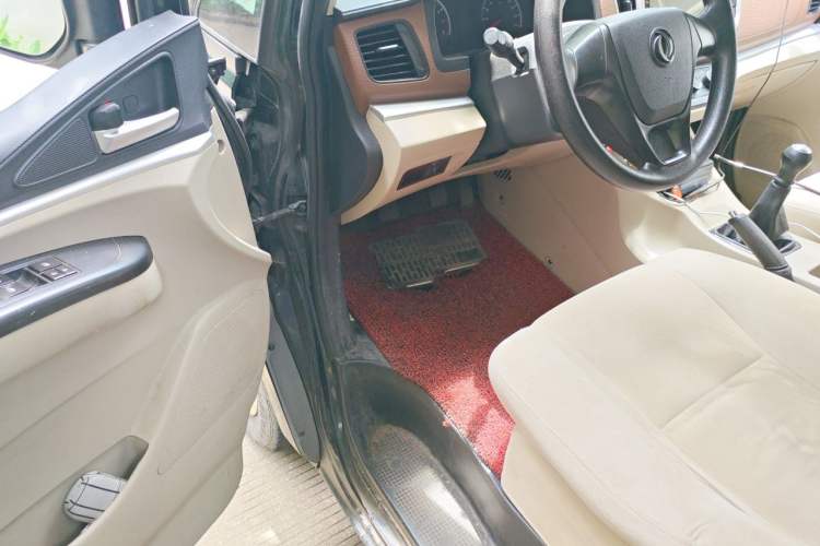Used FORTHING Lingzhi 2019 M5L 1.6L 7-Seater Base Model China VI Standard Driver Seat