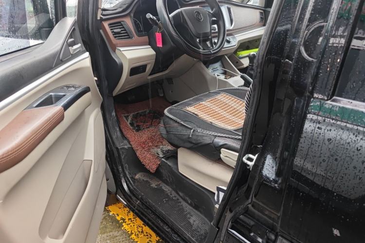 Used FORTHING Lingzhi 2019 Facelifted M5L 1.6L 7-Seater Base Model China VI Standard Driver Seat