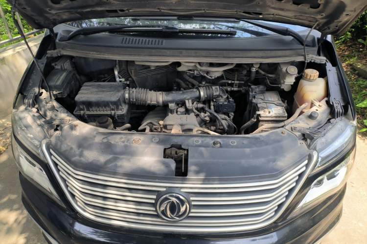 Used FORTHING Lingzhi 2019 M5L 1.6L 7-Seater Base Model China VI Standard Engine Bay